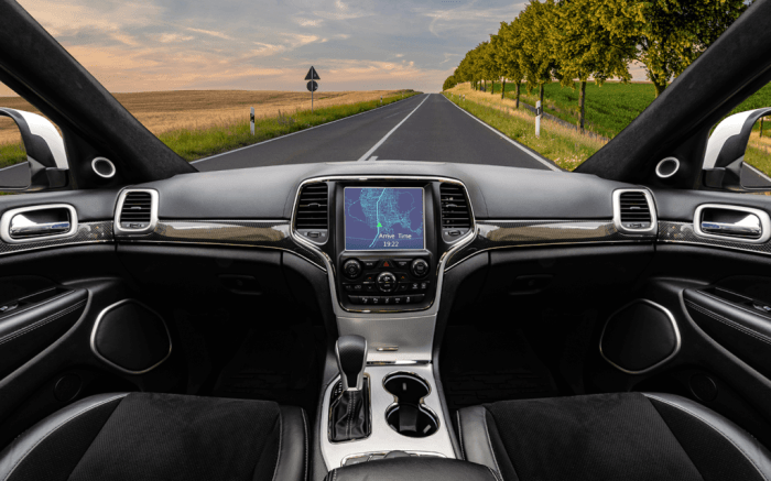 Buses spike taxi Self-driving taxis 2025