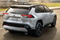 EV vs hybrid cars